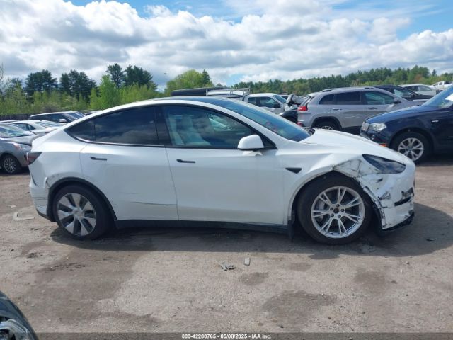 7SAYGDEE3NF533773 Tesla Model Y Long Range Dual Motor All-wheel Drive