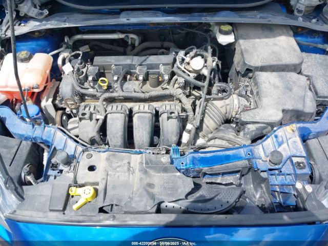 1FADP3K27JL310083 Ford FOCUS SE