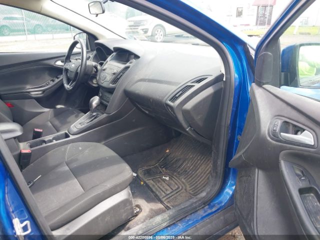 1FADP3K27JL310083 Ford FOCUS SE