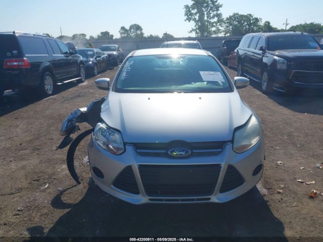 1FADP3K2XEL283869 Ford FOCUS SE