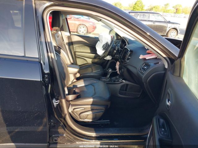 2019 JEEP COMPASS 3C4NJDCB7KT622852 Photo 4
