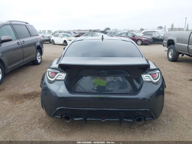 JF1ZNAA16H8711033 Toyota 86