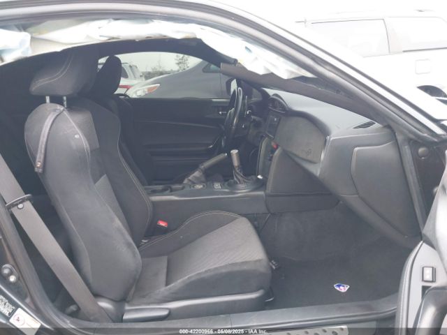 JF1ZNAA16H8711033 Toyota 86