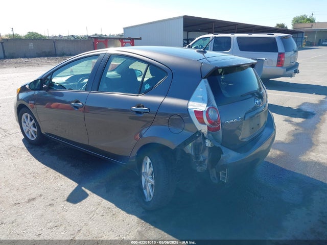Toyota Prius C Three 2014 JTDKDTB39E1078879 Image 6