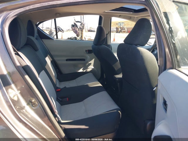 Toyota Prius C Three 2014 JTDKDTB39E1078879 Image 8