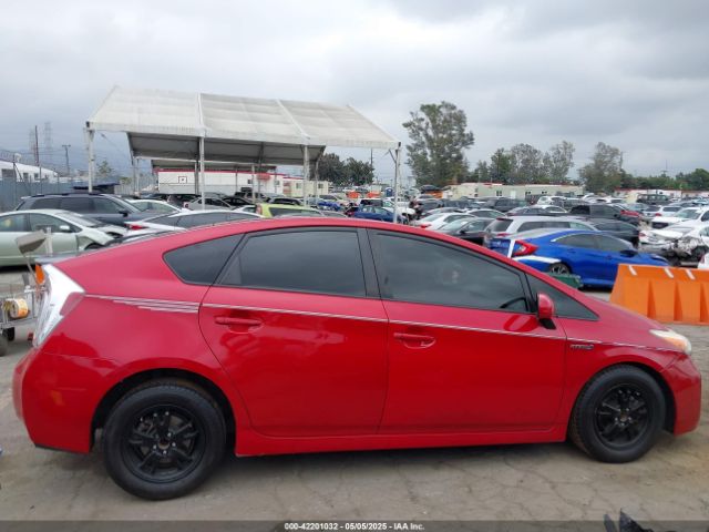 JTDKN3DU3F1882146 Toyota Prius Three