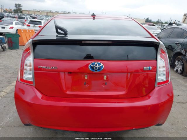 JTDKN3DU3F1882146 Toyota Prius Three