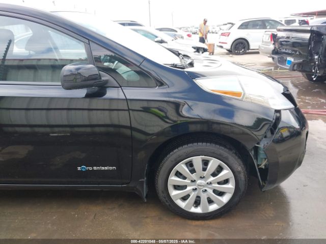 1N4AZ0CP2FC320680 Nissan LEAF S