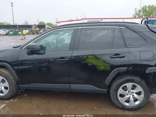2T3H1RFVXMC106479 Toyota RAV4 LE