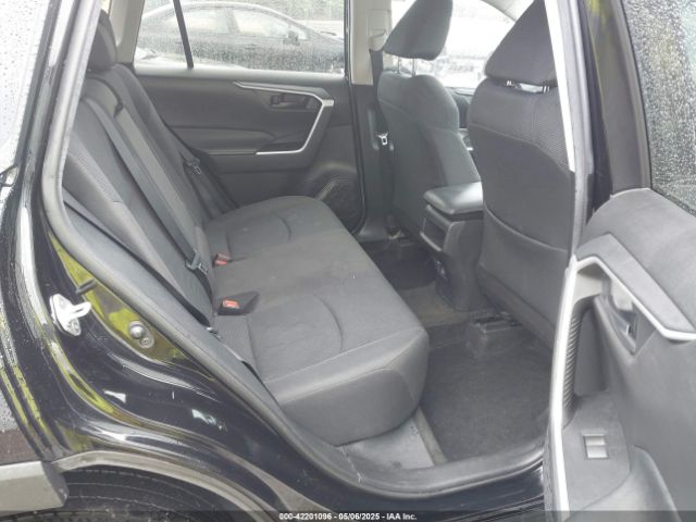 2T3H1RFVXMC106479 Toyota RAV4 LE