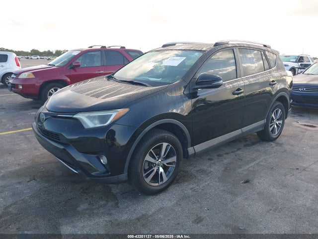 Toyota Rav4 Xle 2017 2T3WFREV8HW351442 Image 2