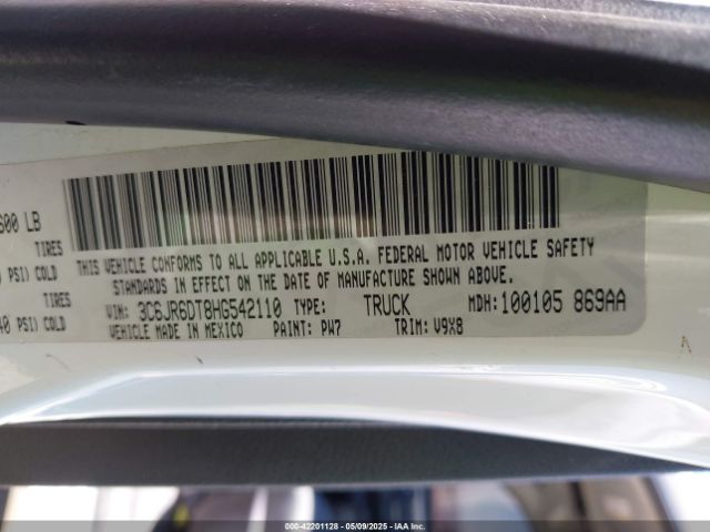 2017 RAM 1500 3C6JR6DT8HG542110 Photo 8