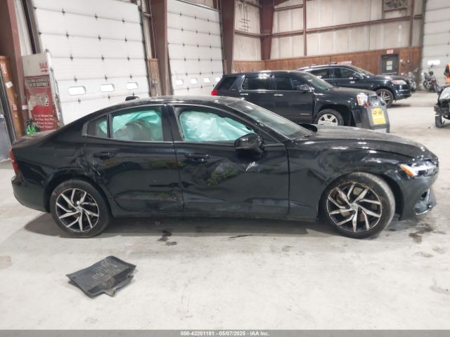 7JRA22TK2LG037409 Volvo S60 T6 Momentum