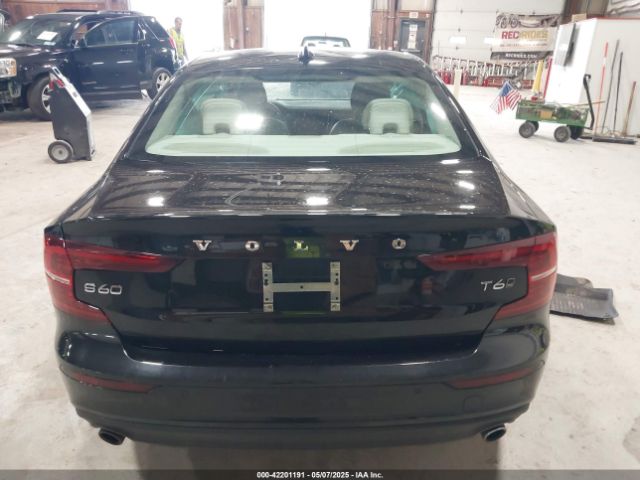 7JRA22TK2LG037409 Volvo S60 T6 Momentum