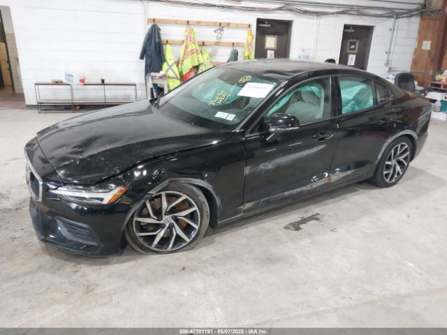 7JRA22TK2LG037409 Volvo S60 T6 Momentum