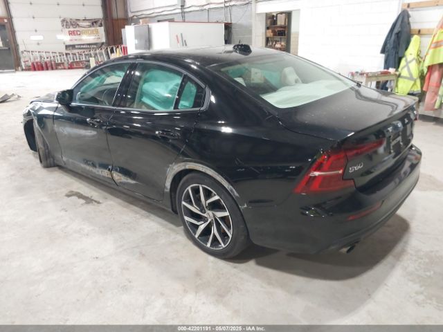 7JRA22TK2LG037409 Volvo S60 T6 Momentum