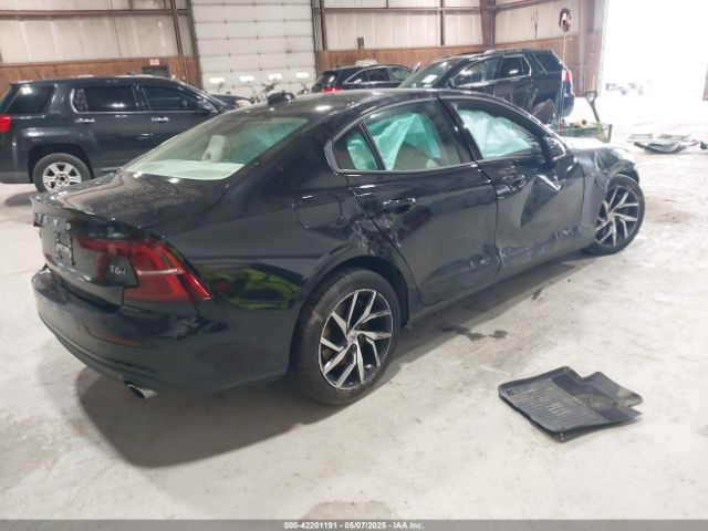 7JRA22TK2LG037409 Volvo S60 T6 Momentum