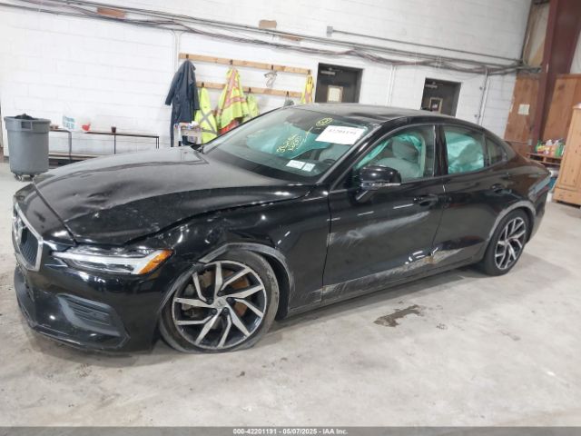 7JRA22TK2LG037409 Volvo S60 T6 Momentum
