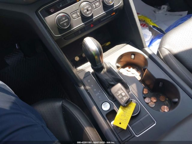 1V2UR2CA3KC613656 Volkswagen Atlas