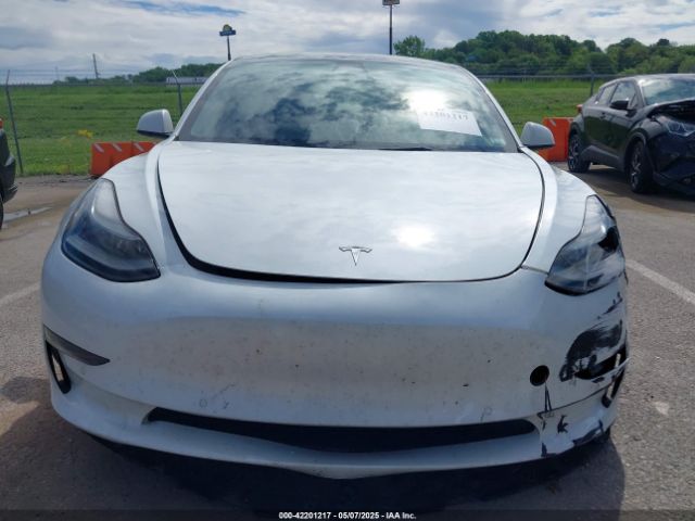 5YJ3E1EB2NF313445 Tesla MODEL 3