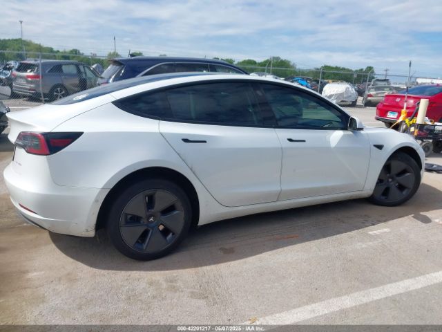 5YJ3E1EB2NF313445 Tesla MODEL 3