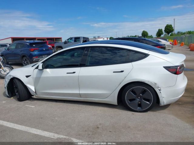5YJ3E1EB2NF313445 Tesla MODEL 3