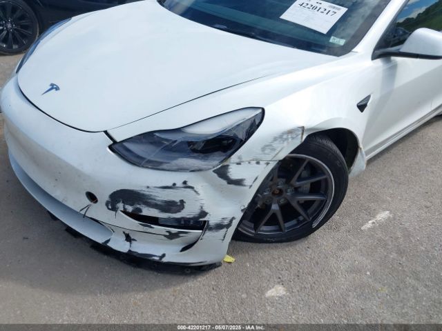 5YJ3E1EB2NF313445 Tesla MODEL 3