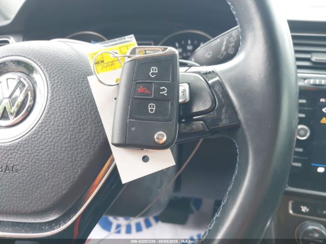 WVWKR7AU8HW953556 Volkswagen E-golf Se