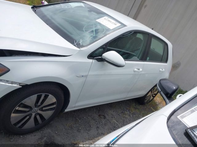 WVWKR7AU8HW953556 Volkswagen E-golf Se