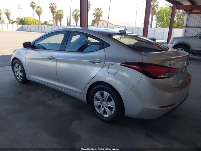5NPDH4AE2GH663613 Hyundai ELANTRA SE