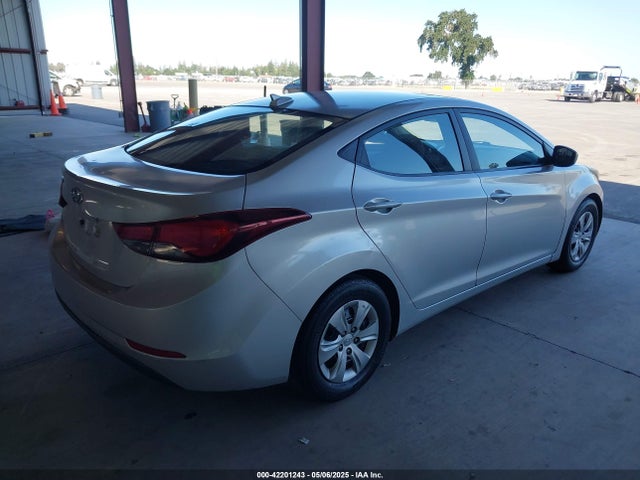 5NPDH4AE2GH663613 Hyundai ELANTRA SE