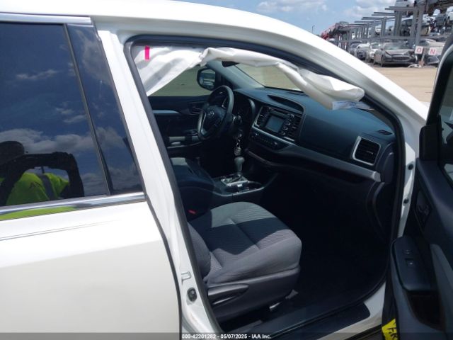 5TDZARFH0KS060236 Toyota Highlander Le
