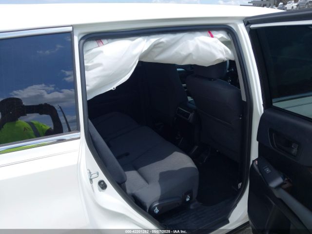 5TDZARFH0KS060236 Toyota Highlander Le
