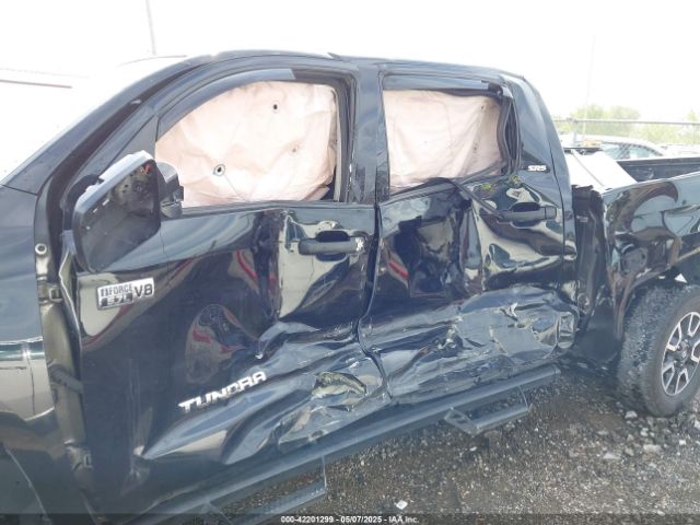 5TFDW5F15JX766487 Toyota Tundra Sr5 5.7l V8
