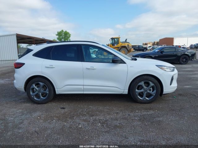 1FMCU0MN4PUA70574 Ford Escape St-line