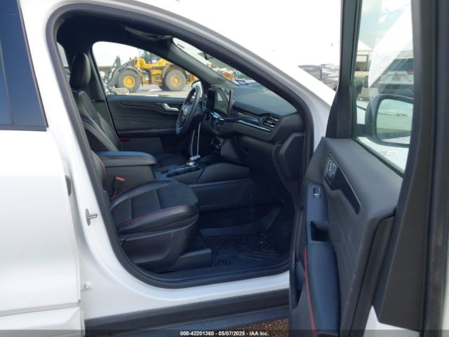 1FMCU0MN4PUA70574 Ford Escape St-line