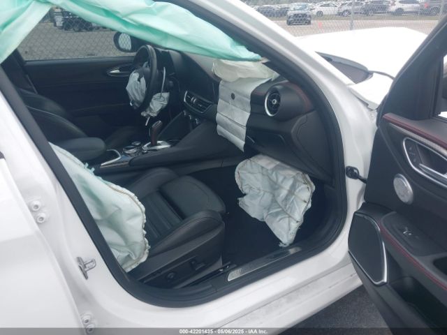 2023 ALFA ROMEO GIULIA ZARFAMBN5P7669024 Photo 4