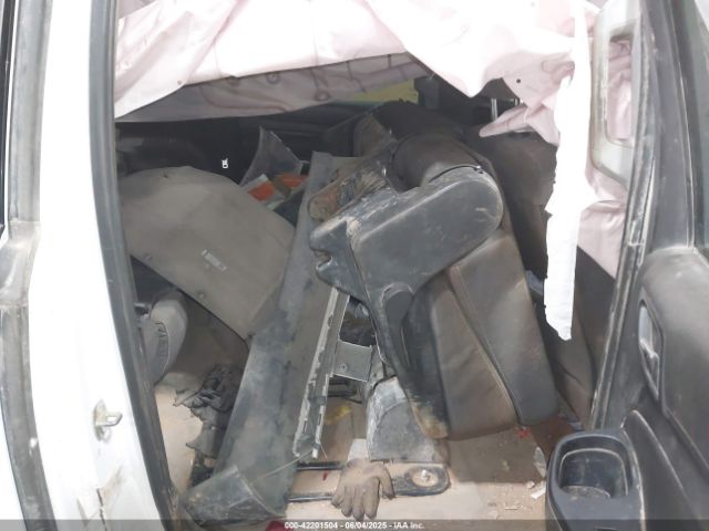 2018 CHEVROLET SUBURBAN 1GNSKKEC8JR336405 Photo 7