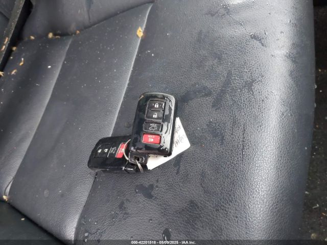 JTMJFREV7JJ748669 Toyota RAV4 SE