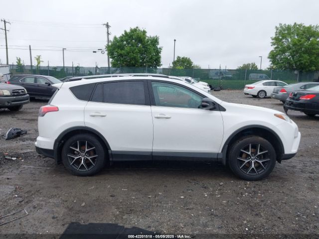 JTMJFREV7JJ748669 Toyota RAV4 SE