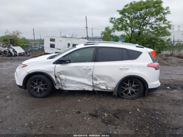 JTMJFREV7JJ748669 Toyota RAV4 SE