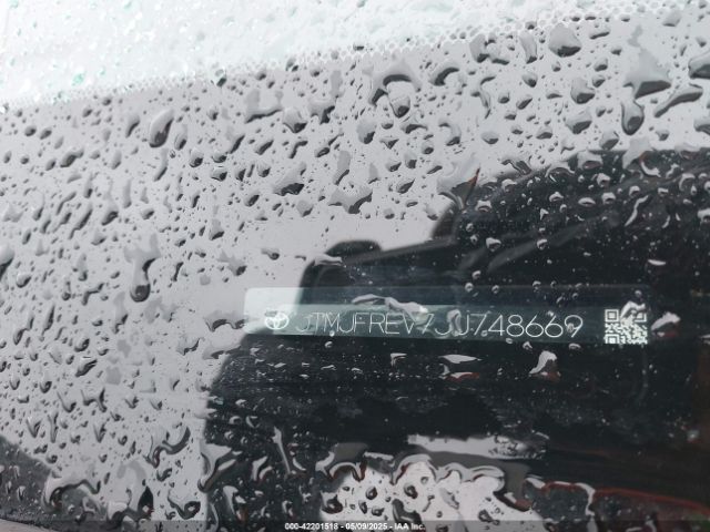 JTMJFREV7JJ748669 Toyota RAV4 SE