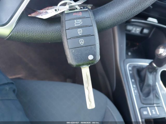 5XYPGDA54HG306572 KIA Sorento 3.3l Lx