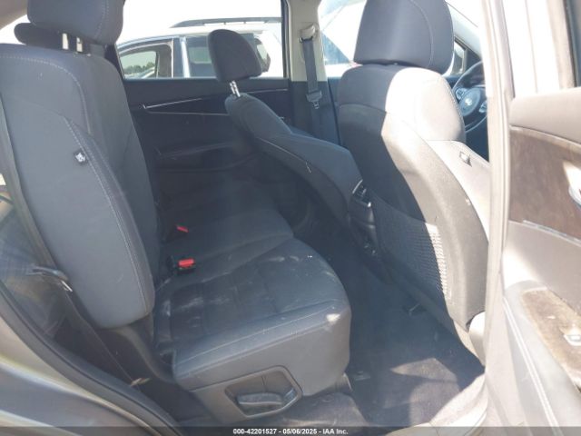 5XYPGDA54HG306572 KIA Sorento 3.3l Lx