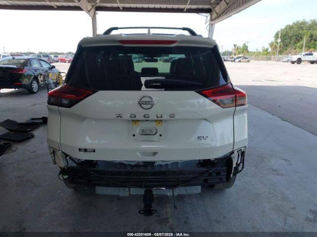 JN8BT3BA6NW042902 Nissan Rogue Sv Fwd