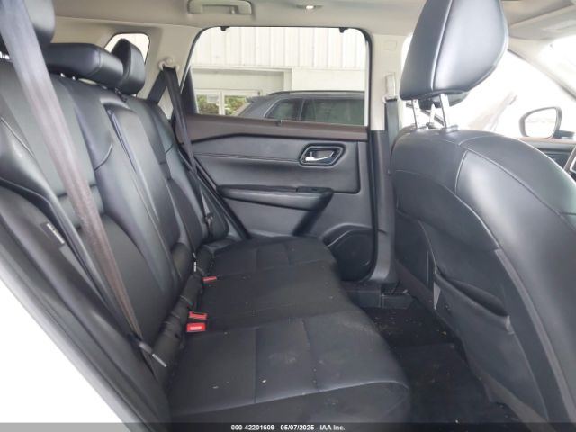 JN8BT3BA6NW042902 Nissan Rogue Sv Fwd