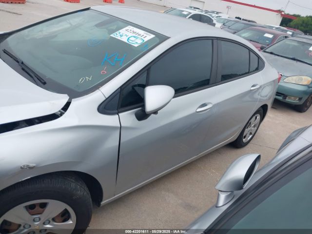 1G1BC5SMXH7230153 Chevrolet Cruze Ls Auto