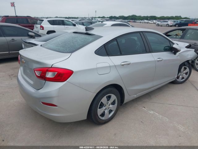 1G1BC5SMXH7230153 Chevrolet Cruze Ls Auto