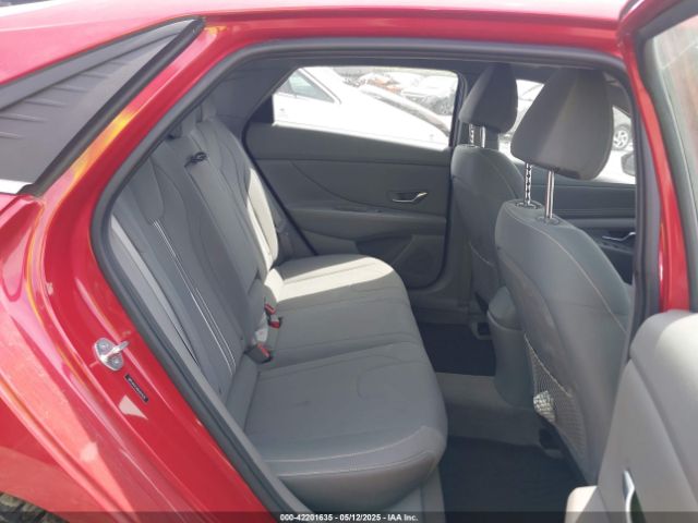 5NPLN4AG4NH055529 Hyundai ELANTRA SEL