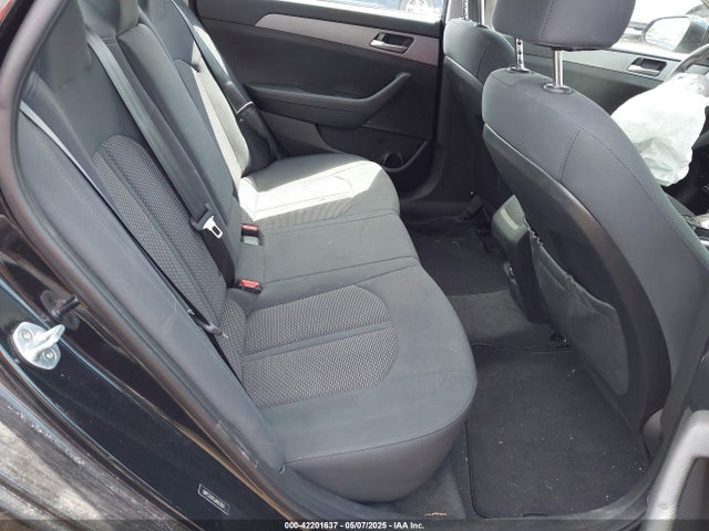 5NPE24AF0JH693067 Hyundai SONATA SE